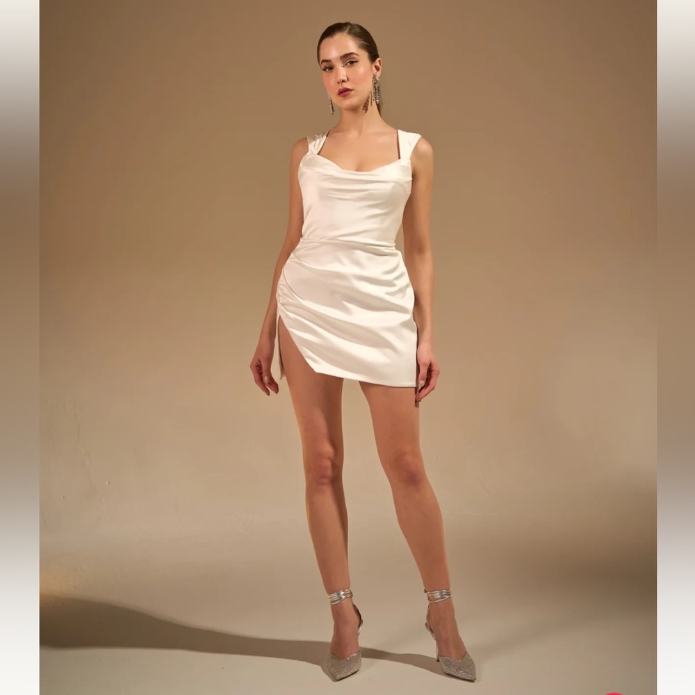 Unique mini bridal dress, size 6 (slightly altered for bust) only worn one time!